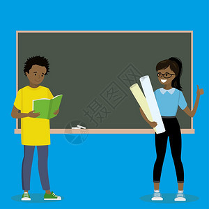 老师和男孩站在黑板前做题图片