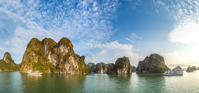 世界自然遗产哈龙海湾夏季日vietnam图片