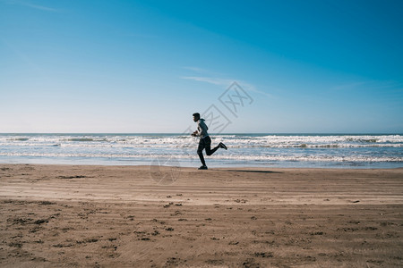 奥莱报：滕哈赫突然下课后，埃切维里在勒沃库森逐渐被边缘化