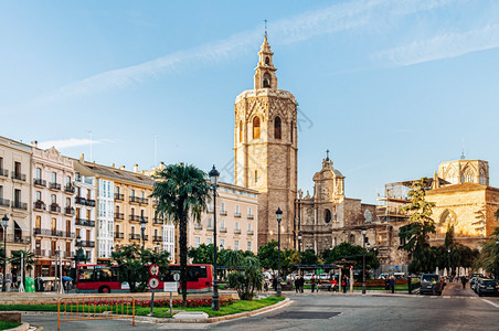 201年奥特3西班牙斯巴伦西亚教堂和钟楼从拉雷纳广场看到图片