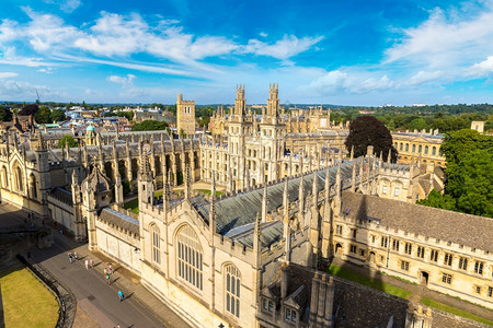 整个灵魂大学牛津在美丽的夏日牛津英国联合王背景图片