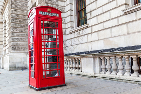 伦敦的红色电话箱包在一个美丽的夏天伦敦英国联合王图片