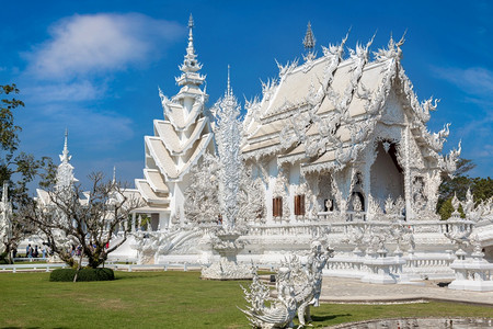 夏日清莱的白寺watrongkhu图片