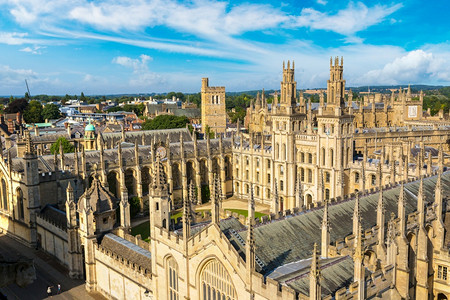 整个灵魂大学牛津在美丽的夏日牛津英国联合王背景图片