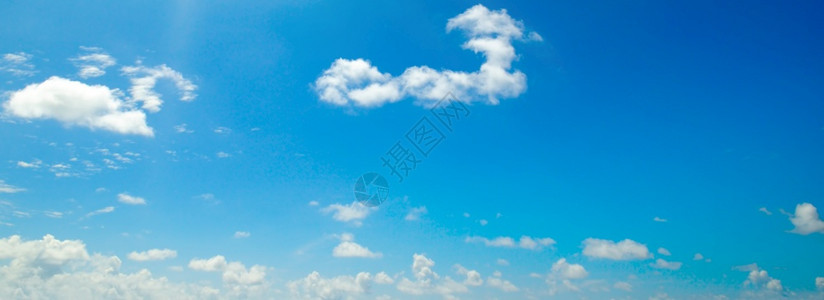 蓝色天空背景云彩微小照片宽广图片