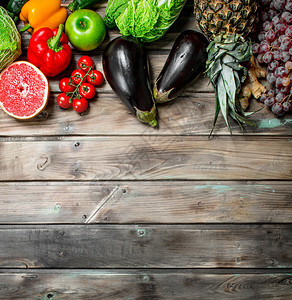 有机食品新鲜水果和蔬菜木制背景新鲜水果和蔬菜图片