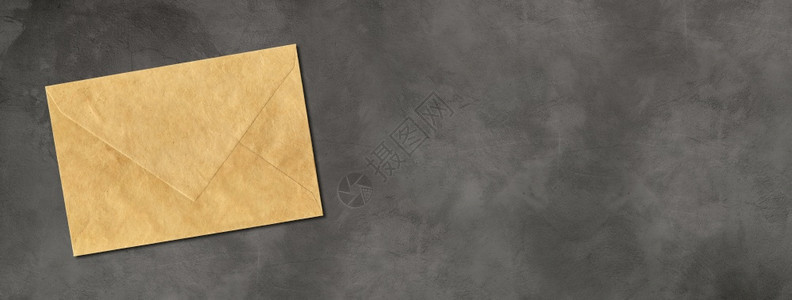 水平混凝土横幅上隔离的棕色纸包模拟版水平混凝土横幅上的棕色纸包模拟版图片