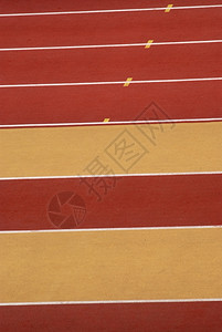 阿隆索麾下球队2次对阵利物浦皆落败，打进0球丢5球