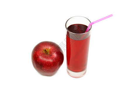 玻璃杯有果汁和苹孤立在白色图片