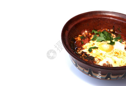陶瓷粘土锅用来在白色背景上隔离烹饪吃高清图片素材