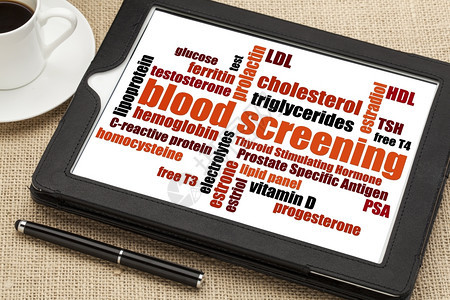 医疗保健概念数字平板电脑上的血液筛查字词云图片