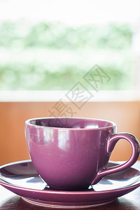 紫咖啡杯加股票照片图片