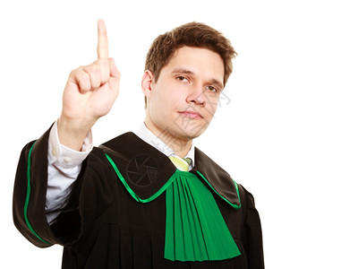 法律庭和司波兰普莱特黑绿色礼服的男律师依靠手指一个孤立在白色上图片