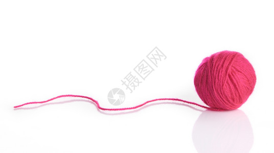 白上孤立的毛线球用于编织图片