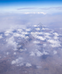 空中的云彩风景图背景图片