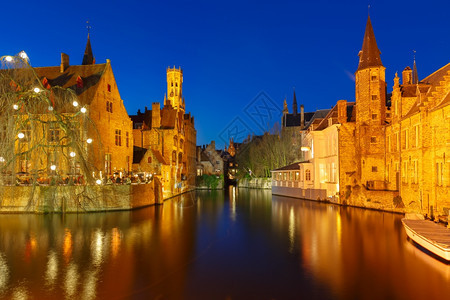 位于比利时布鲁日的中世纪童话城和贝尔福特塔Rozenhoedkaai图片