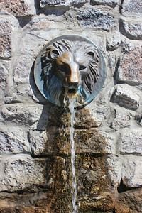 乌克兰Khakiv的狮子喷泉雕塑图片