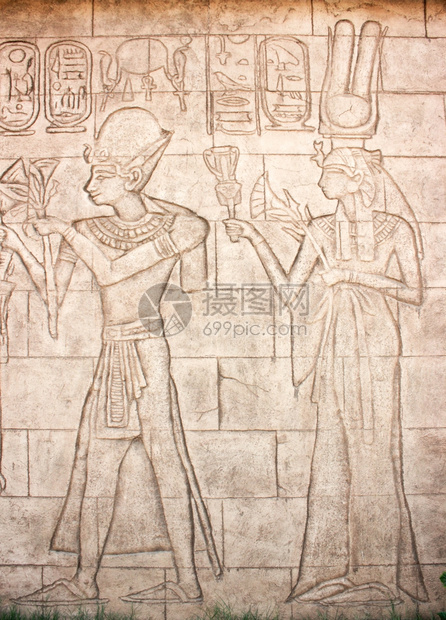 旧壁画埃及女神的粉碎墙壁雕刻