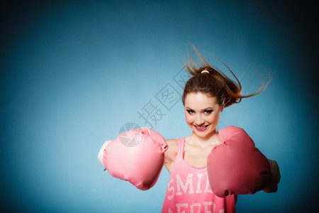 记者：初步诊断阿什拉夫没有骨折，但还需接受更多检查确定伤情