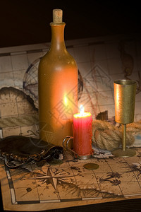 旧蜡烛绳和瓶子图片