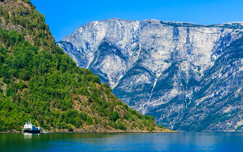 挪威斯堪的纳维亚山区和fjordSognefjord挪威斯堪的纳维亚图片