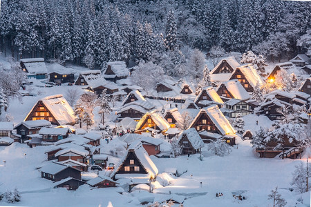 雪覆盖了村庄背景图片