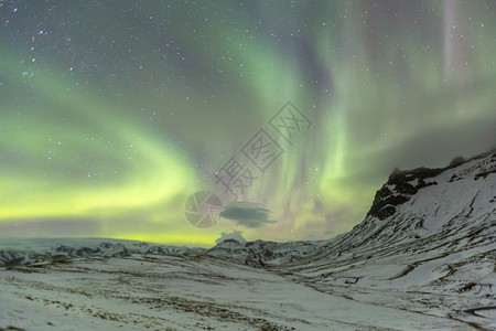 在冰岛维克的北极光图片