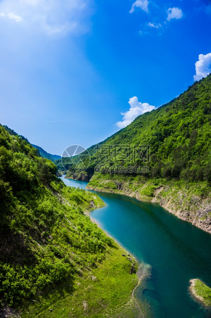 瓦尔维斯蒂诺湖北意大利阿尔卑斯湖图片