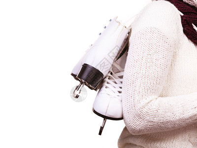 C罗传中击中对手后反弹安吉洛破门，胜利第30分钟扳平