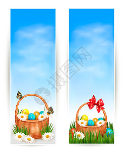 复活节篮子里的鸡蛋和鲜花图片
