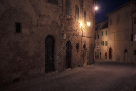 晚上欧洲老城意大利托斯卡纳图片