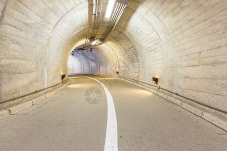 公路隧道内地一条城市人行道隧路背景