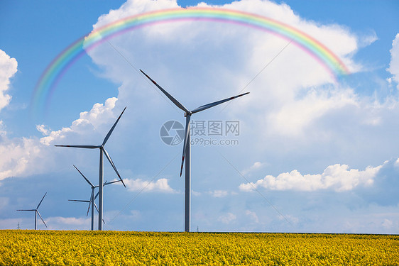 彩虹下黄地风力发电站图片