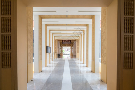 现代建筑背景使用内部走廊图片