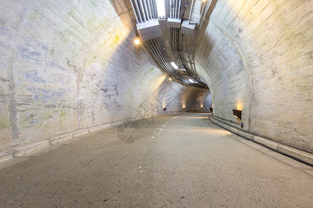 隧道光内地一条城市人行道隧路背景