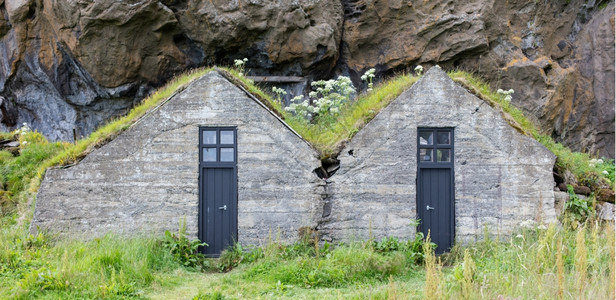冰岛南部被遗弃的冰岛住房背景图片
