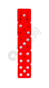 白色背景的五张透明红色骰子图片