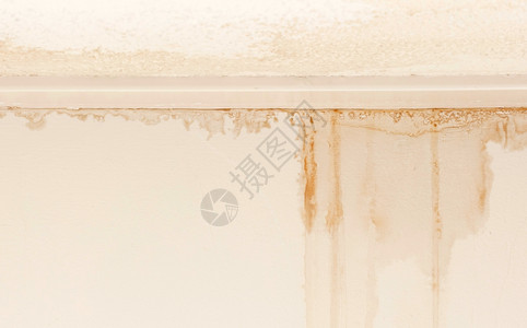 水损坏天花板和墙壁白色相邻的棕高清图片