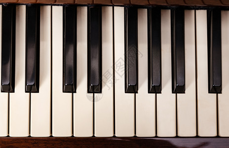 钢琴钥匙的特写照片图片