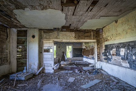 内布拉斯加农村一座废弃的旧校舍被毁图片