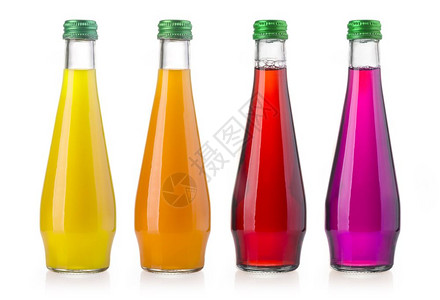 白色背景不同口味的果汁或能量饮料瓶图片