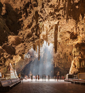 Thamkhaoluang洞穴庙宇泰国Phetchaburi洞穴内寺庙图片