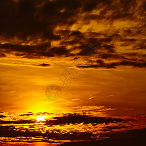 日落天空背景烈橙色日落图片