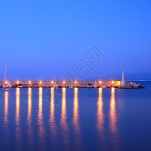 希腊克里特赫索尼索斯的港口夜景图片