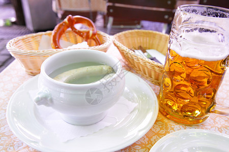白慕尼西香肠加啤酒和辣椒图片