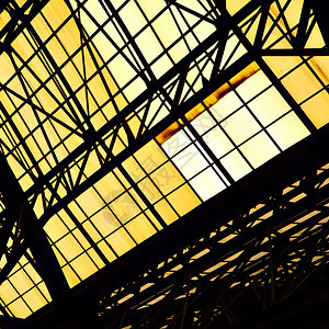 旧工业建筑的天窗抽象建筑背景图片
