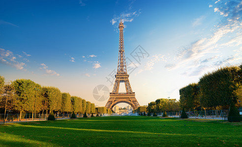 巴黎埃菲尔铁塔和巴黎火星冠军早上法国图片