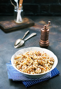 白碗里煮的quinoa股票照片背景图片