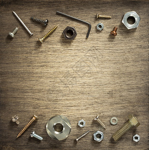 木制硬件工具和螺钉图片