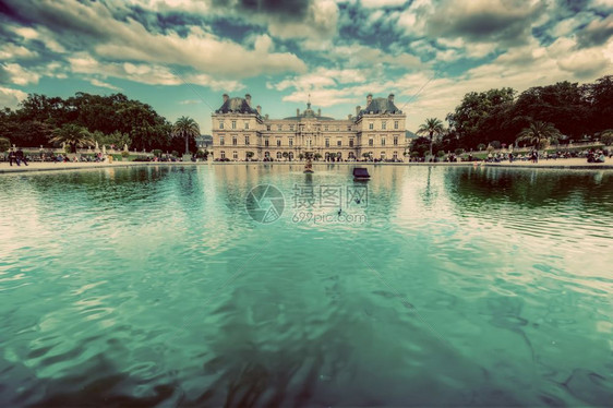 法国巴黎卢森堡花园宫参议院长官邸王室法国巴黎卢森堡花园宫图片